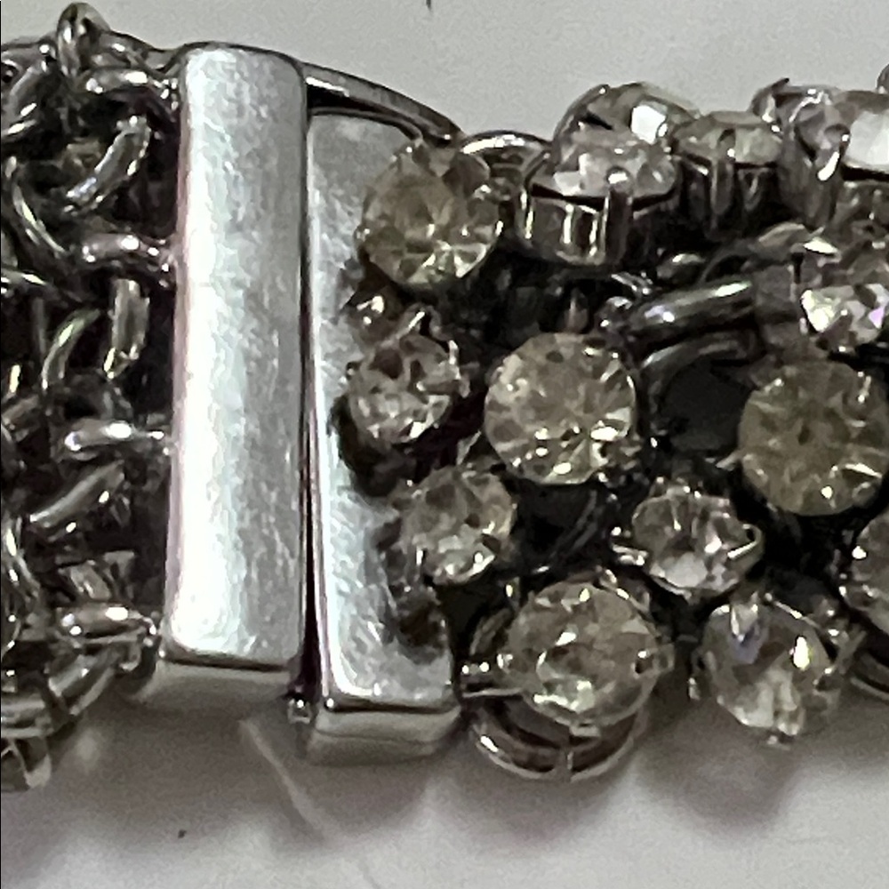 NATASHA ELEGANT‎ SILVER DIAMOND CLUSTER ELEGANT NECKLACE. - Picture 7 of 8
